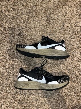 Nike Black, White and Tan Trail Running Sneakers